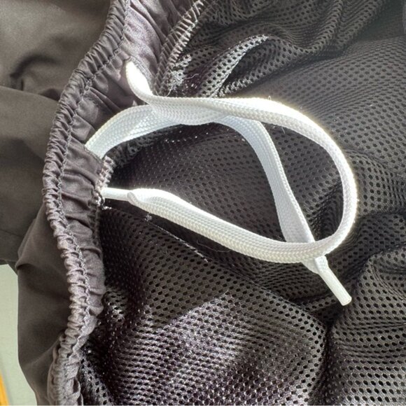 Lands’ End Straight Leg Black Track Rain Pants with Zipper Ankle Black. Medium - Picture 7 of 11